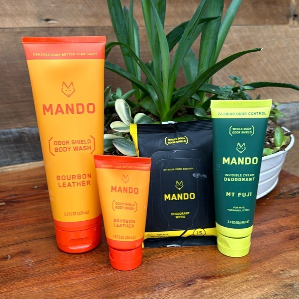 Mando bundle Bourbon Leather 8.5 oz and 1.5 oz Mt Fuji deodorant wipes 15 Ct nib
